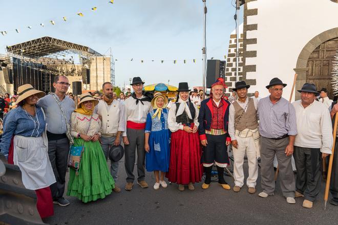 Ángel Víctor Torres acude a la ofrenda a la Virgen de Los Dolores, en Lanzarote