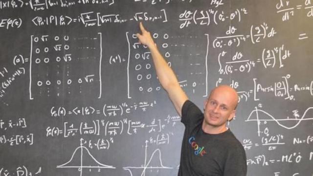 Enrique del Valle: "Cuando te ofrecen algo gratuito, el producto eres tú"