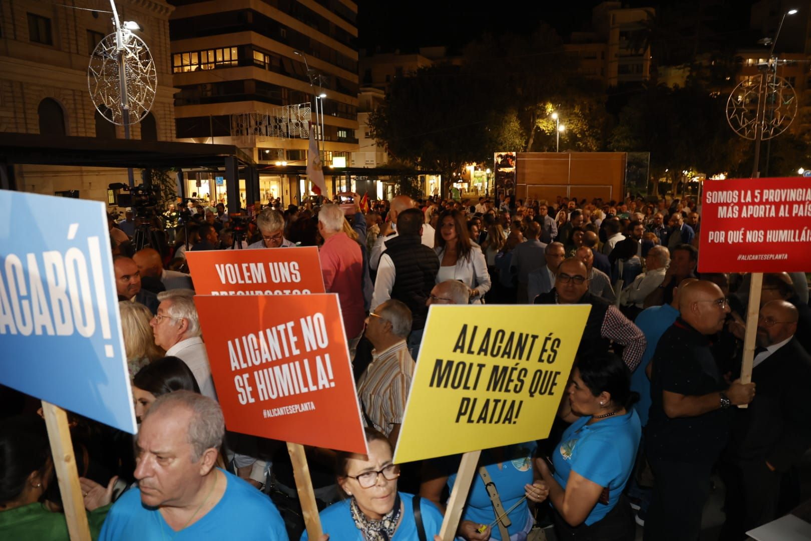 Manifestación en Alicante en protesta por los Presupuestos Generales del Estado