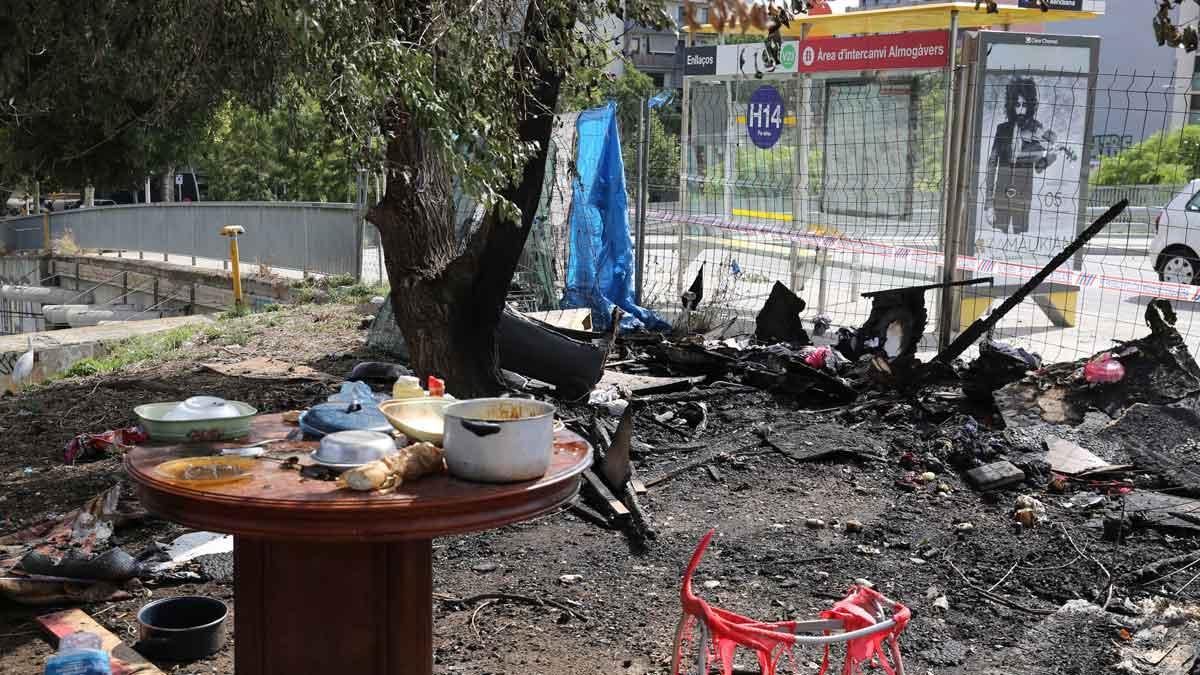 Zona de barracas incendiada en la confluencia de la calle Tànger con Meridiana, en Barcelona