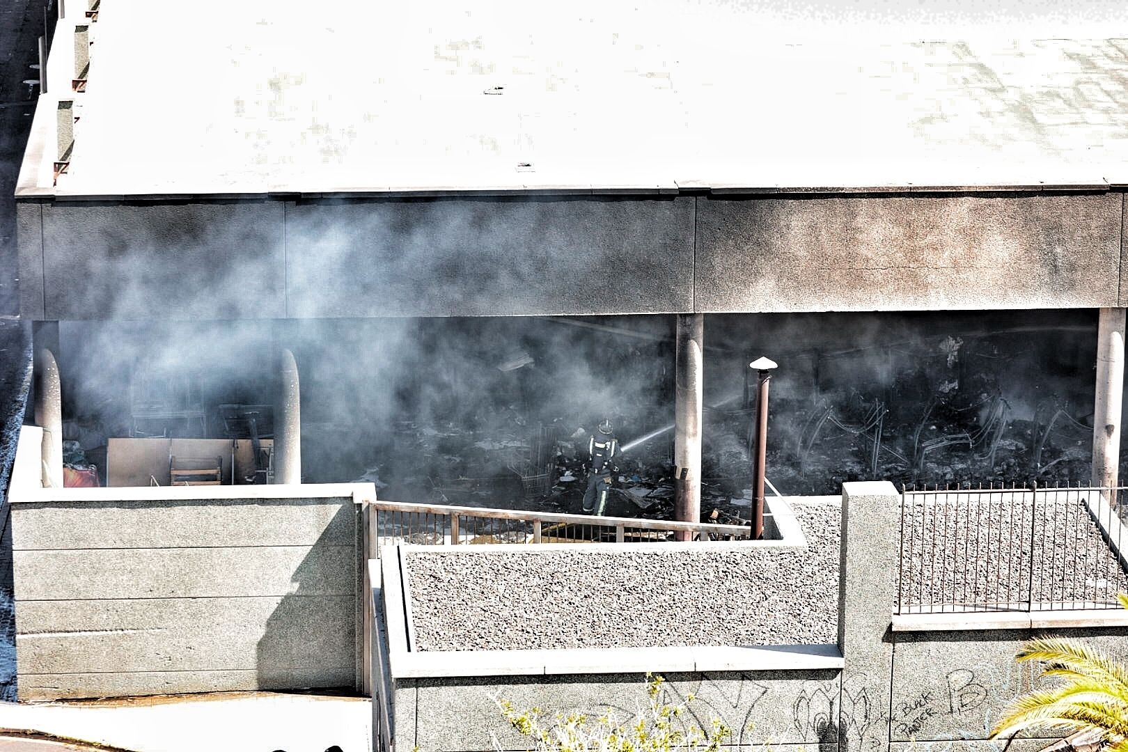 Incendio en una nave de Añaza