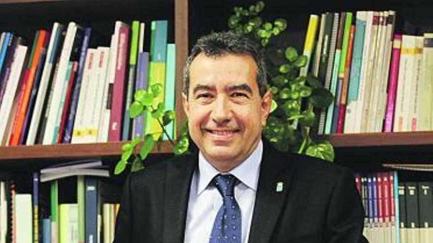 Alberto Muñoz, ayer, en su despacho de la Consejería de Educación.