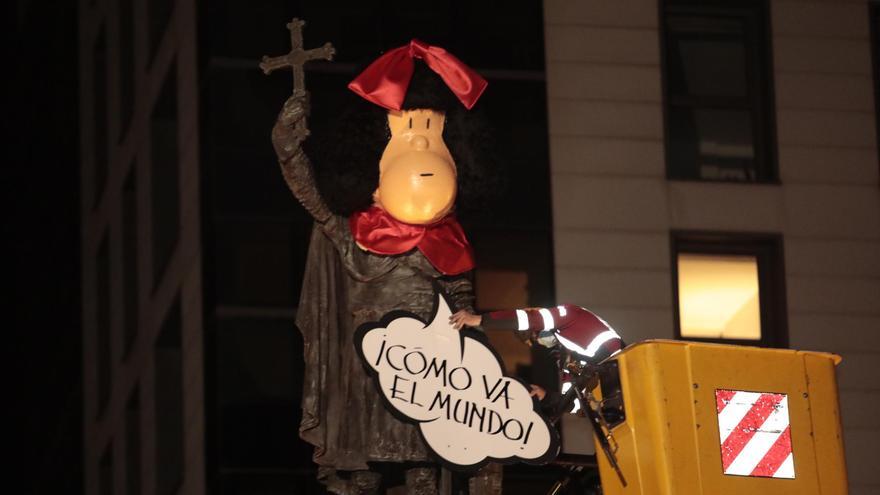 Pelayo, disfrazado de Mafalda en homenaje a Quino