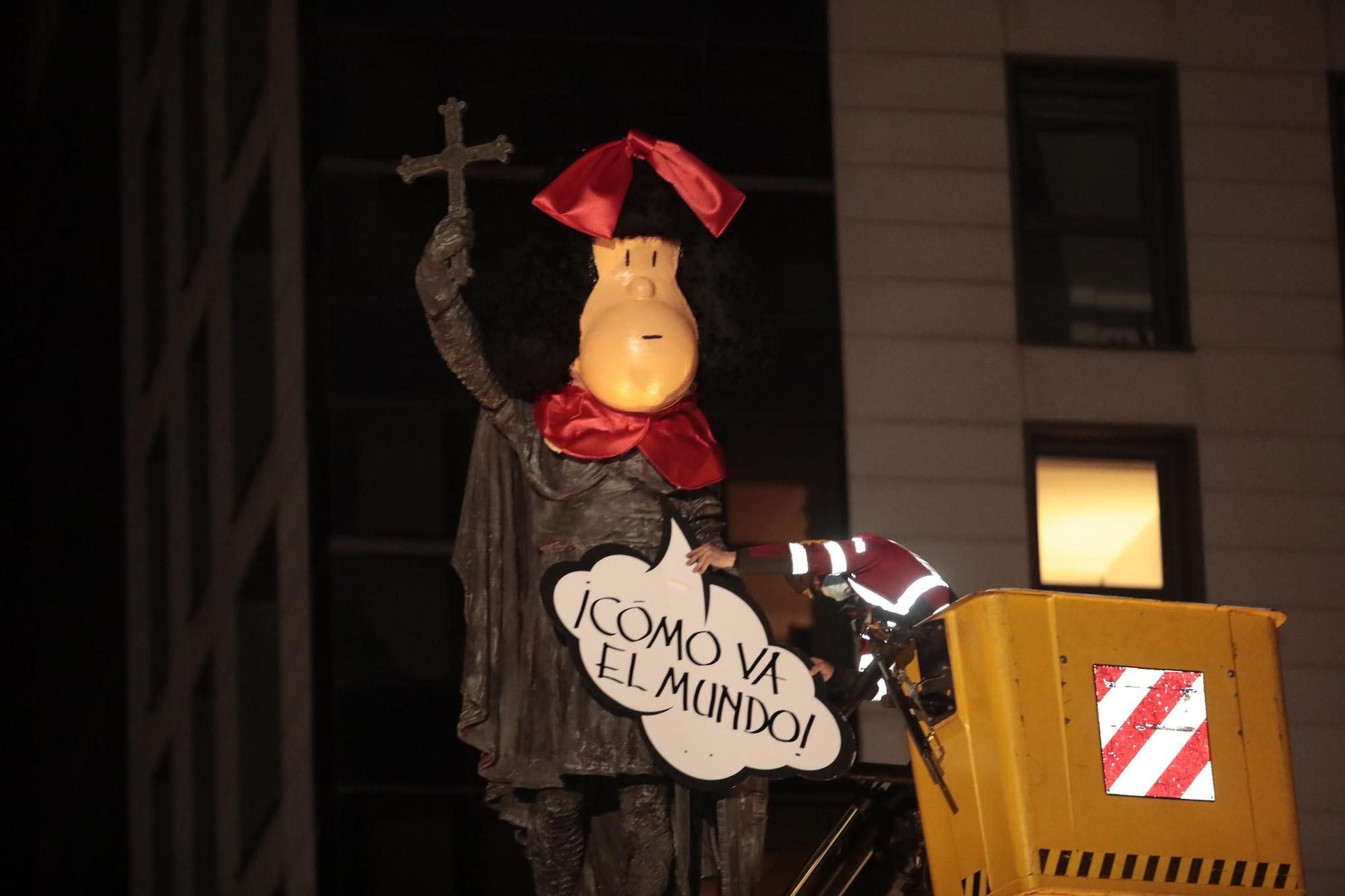 El carnaval de Gijón recuerda a Quino con Pelayo disfrazado de Mafalda