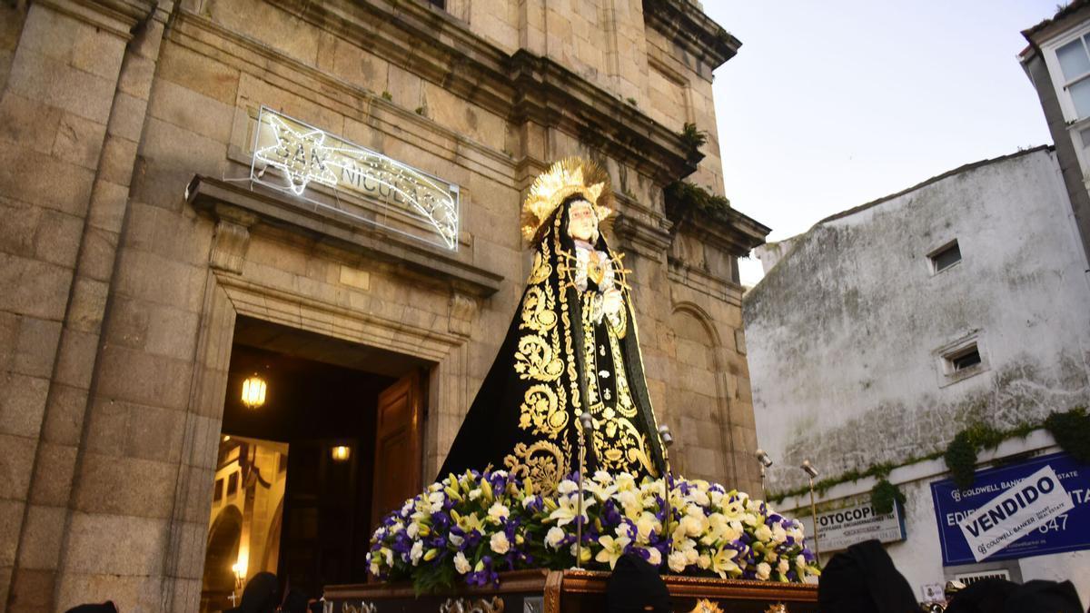El paso de la Virgen de los Dolores abre las procesiones de Semana Santa en A Coruña