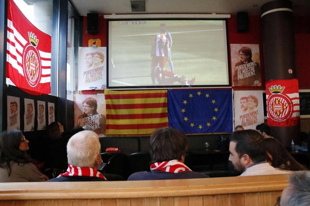 Puigdemont segueix el Girona-Getafe des d'un bar de Brussel·les