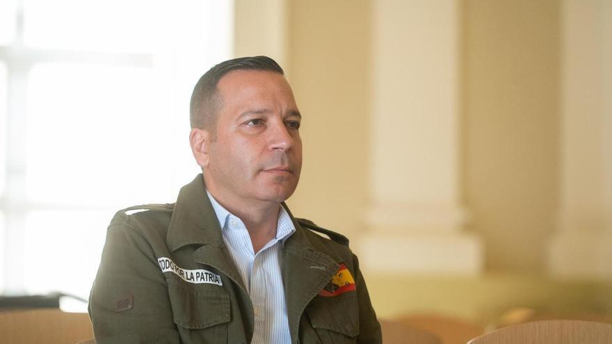 Tensión en el pleno de Cáceres tras un comentario de Óscar Fernández (Vox), que estaba entre el público: 