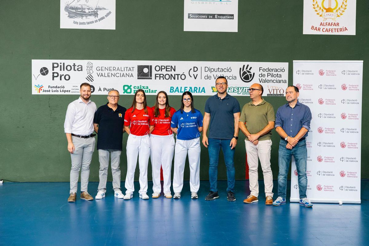 Ana, Mireia i Mar Alfonso, en representació de la modalitat femenina.