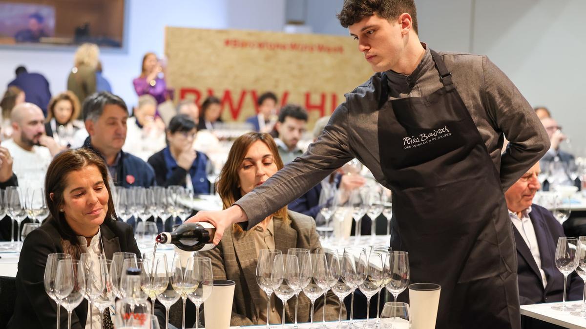 Un momento de la degustación de los vinos de Rías Baixas en la Barcelona Wine Week.