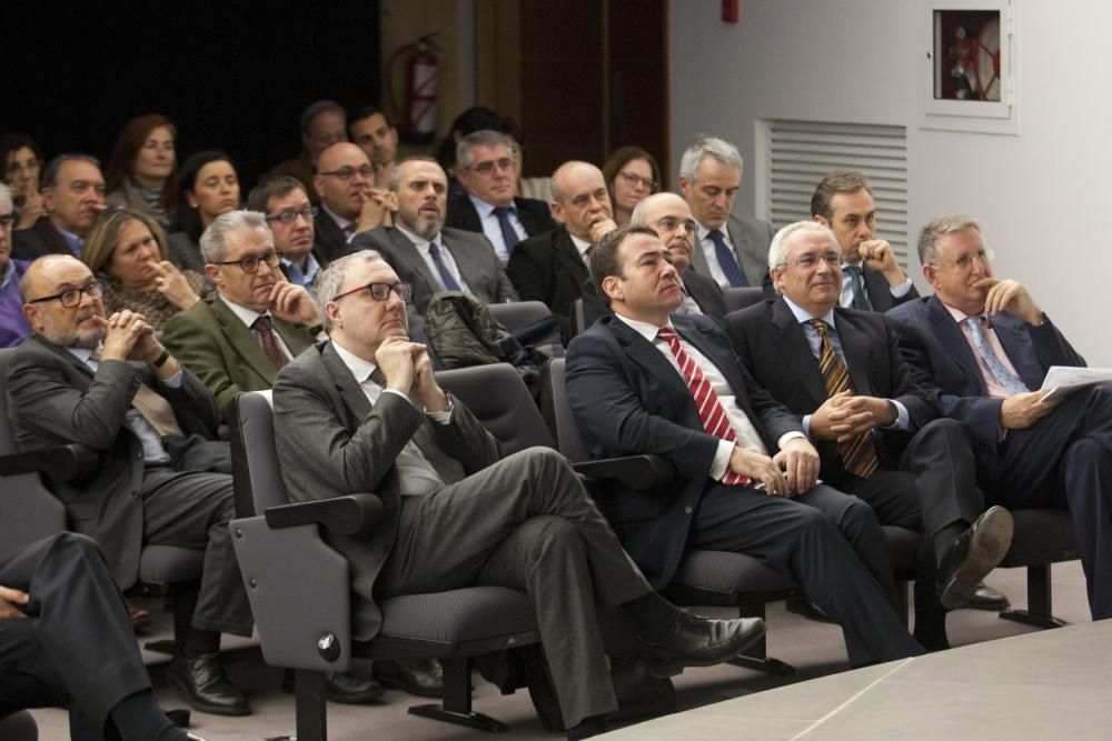 Conferencia de Andrés García Reche en el Club Mercantil