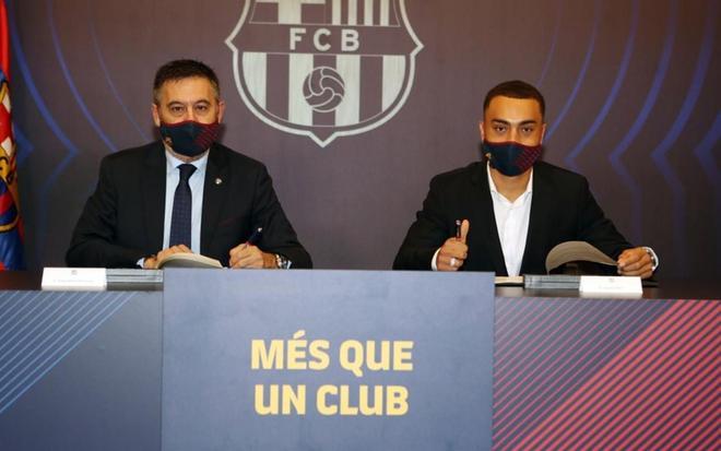 Las imágenes de la presentación oficial de Sergiño Dest en el Camp Nou.