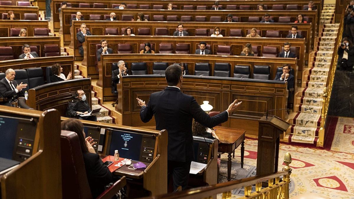 El presidente del Gobierno, Pedro Sánchez, durante la sesión de control al Gobierno, en el Congreso, el 3 de junio