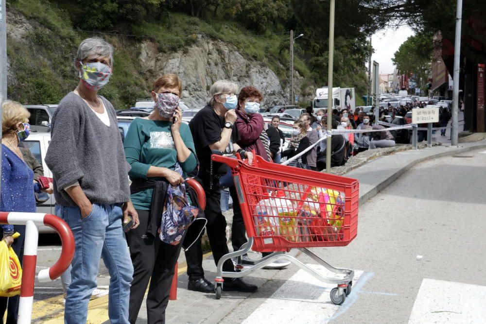 Allau de compradors als estancs del Pertús per l'aixecament de restriccions a França