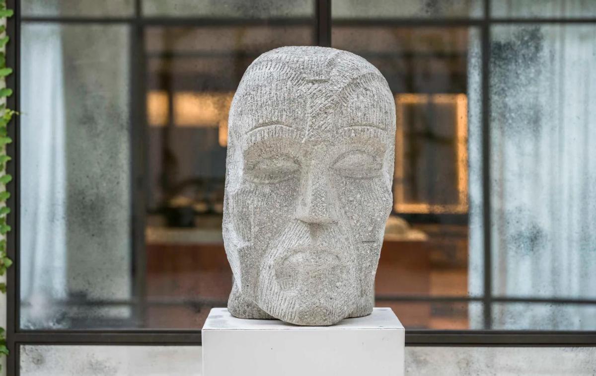 Una escultura en Casa Murrieta, en Madrid.