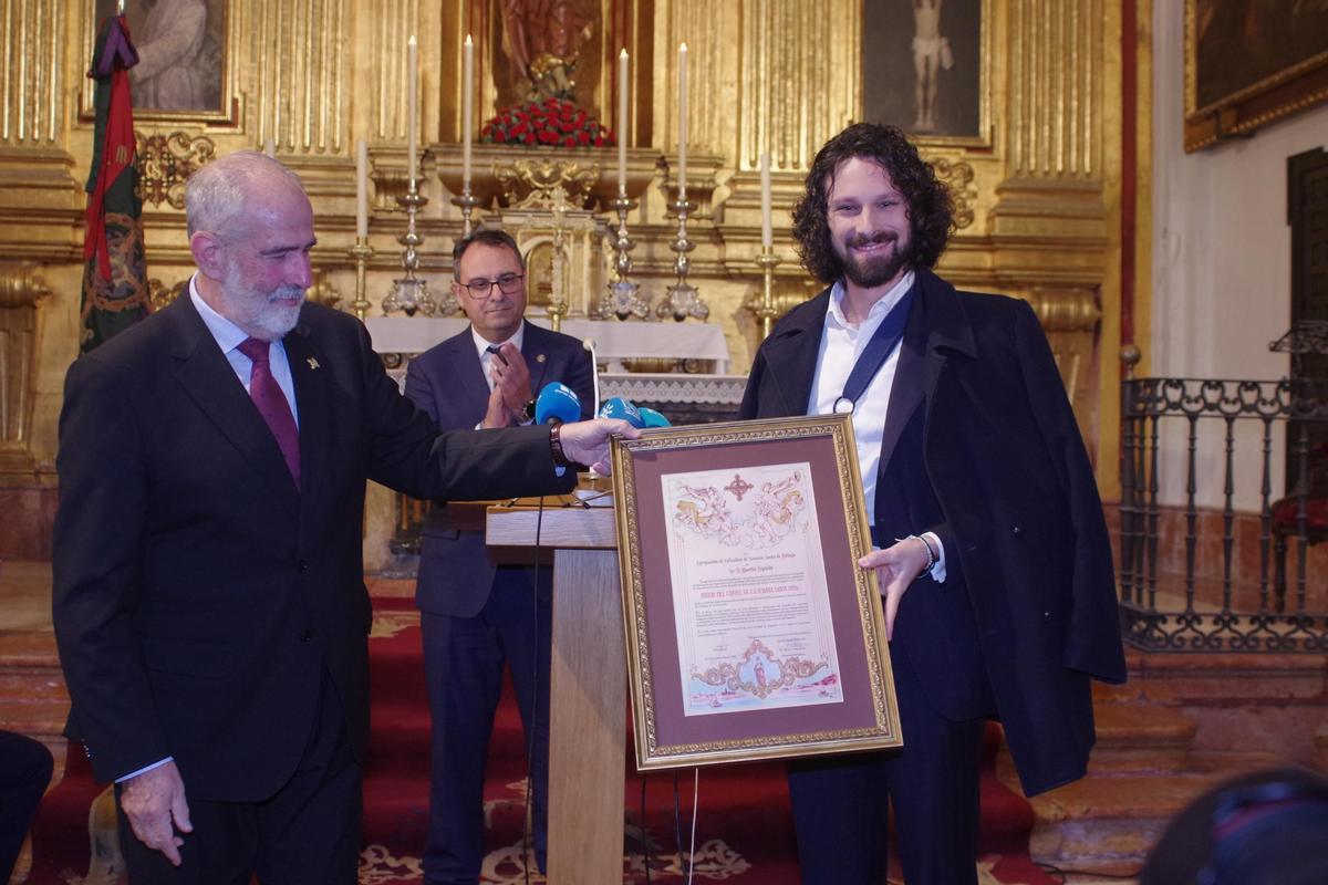 Entrega de los nombramientos oficiales de pregonero y pintor del cartel de la Semana Santa de Málaga 2026