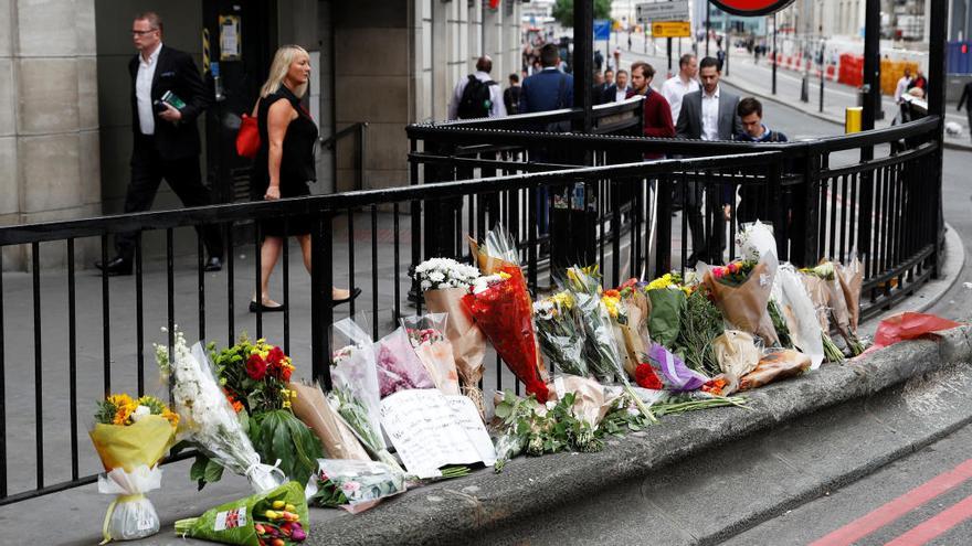 Flores en recuerdo de los fallecidos en los atentados.