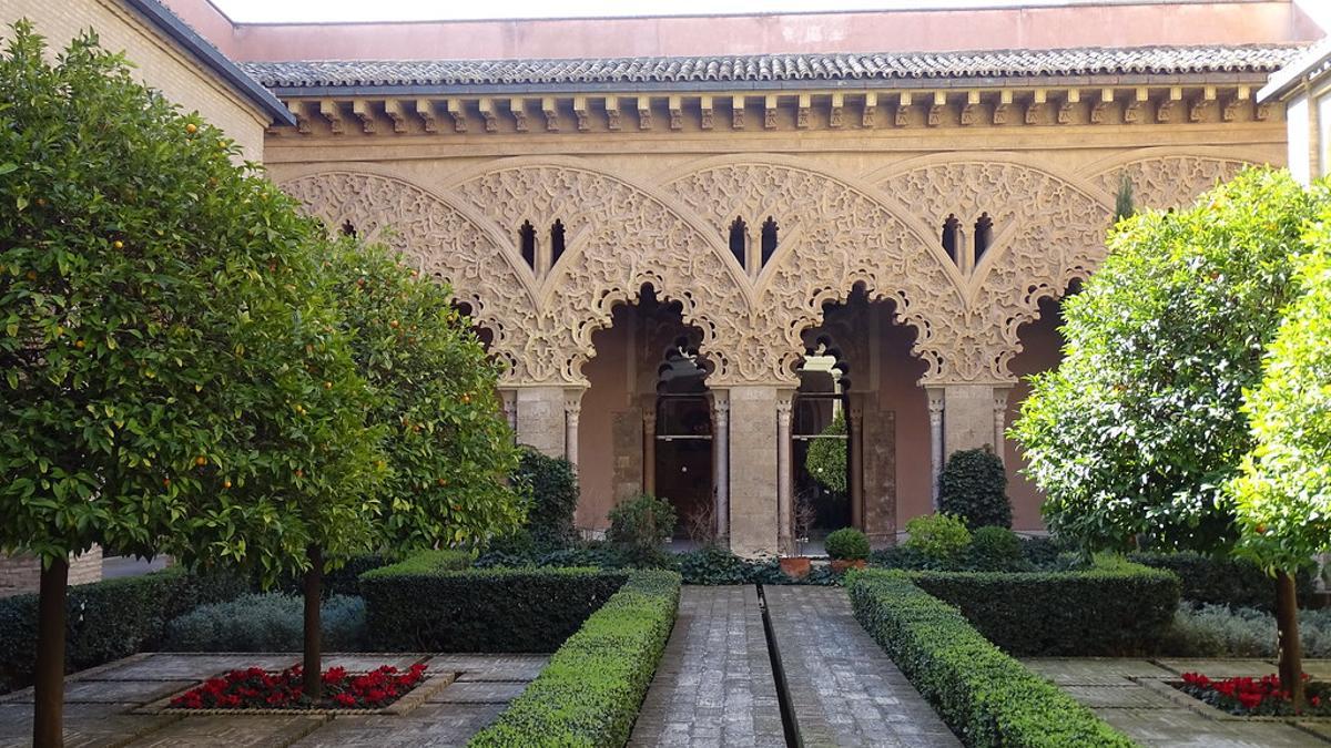 El patio de Santa Isabel de la Aljafería de Zaragoza.