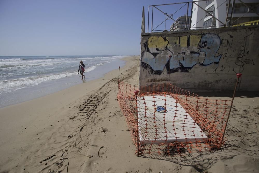 Reabren las playas en Elche y carencias