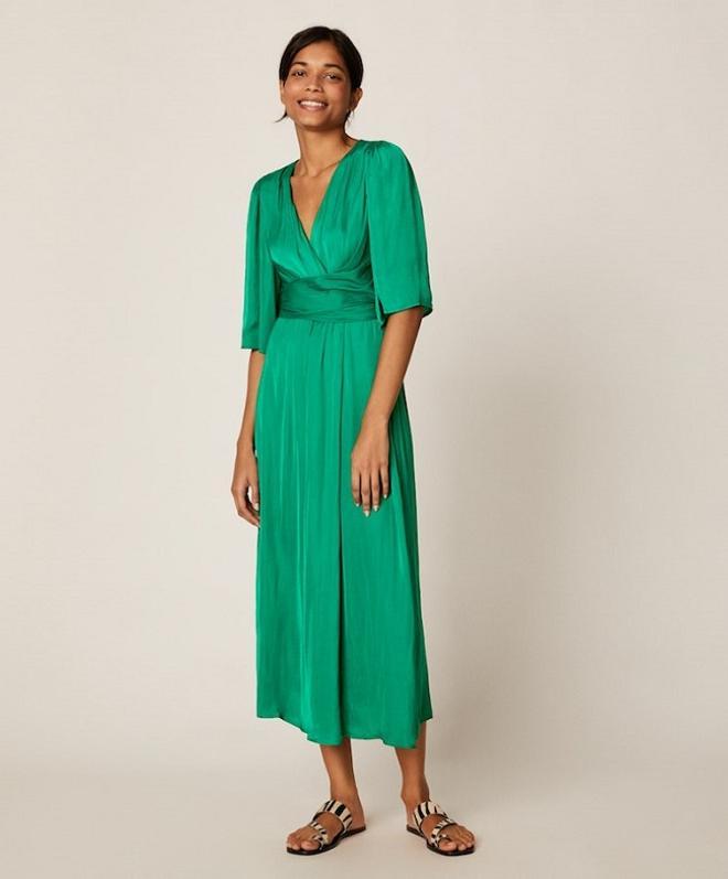 Vestido verde de raso, de Oysho