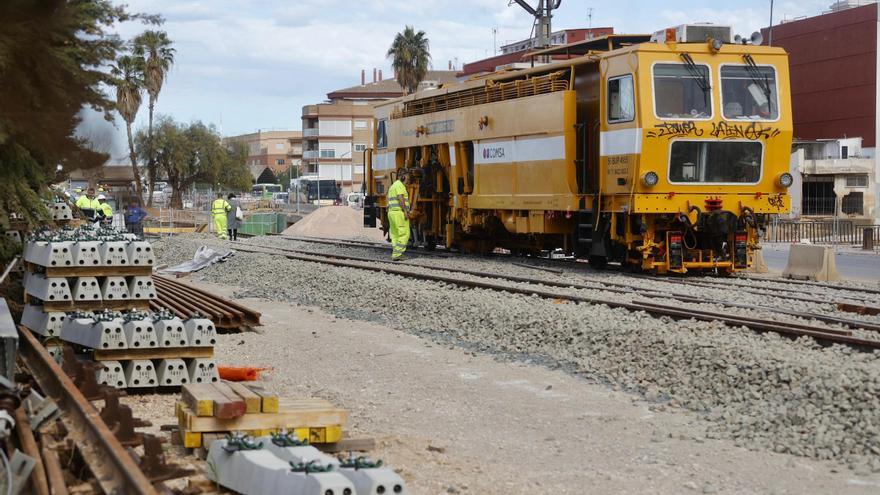 Así avanza la reconstrucción del puente ferroviario sobre el barranco del Poyo en Paiporta