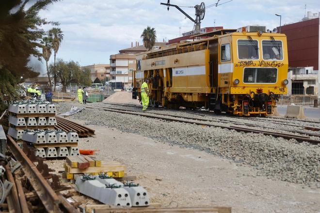 Así avanza la reconstrucción del puente ferroviario sobre el barranco del Poyo en Paiporta