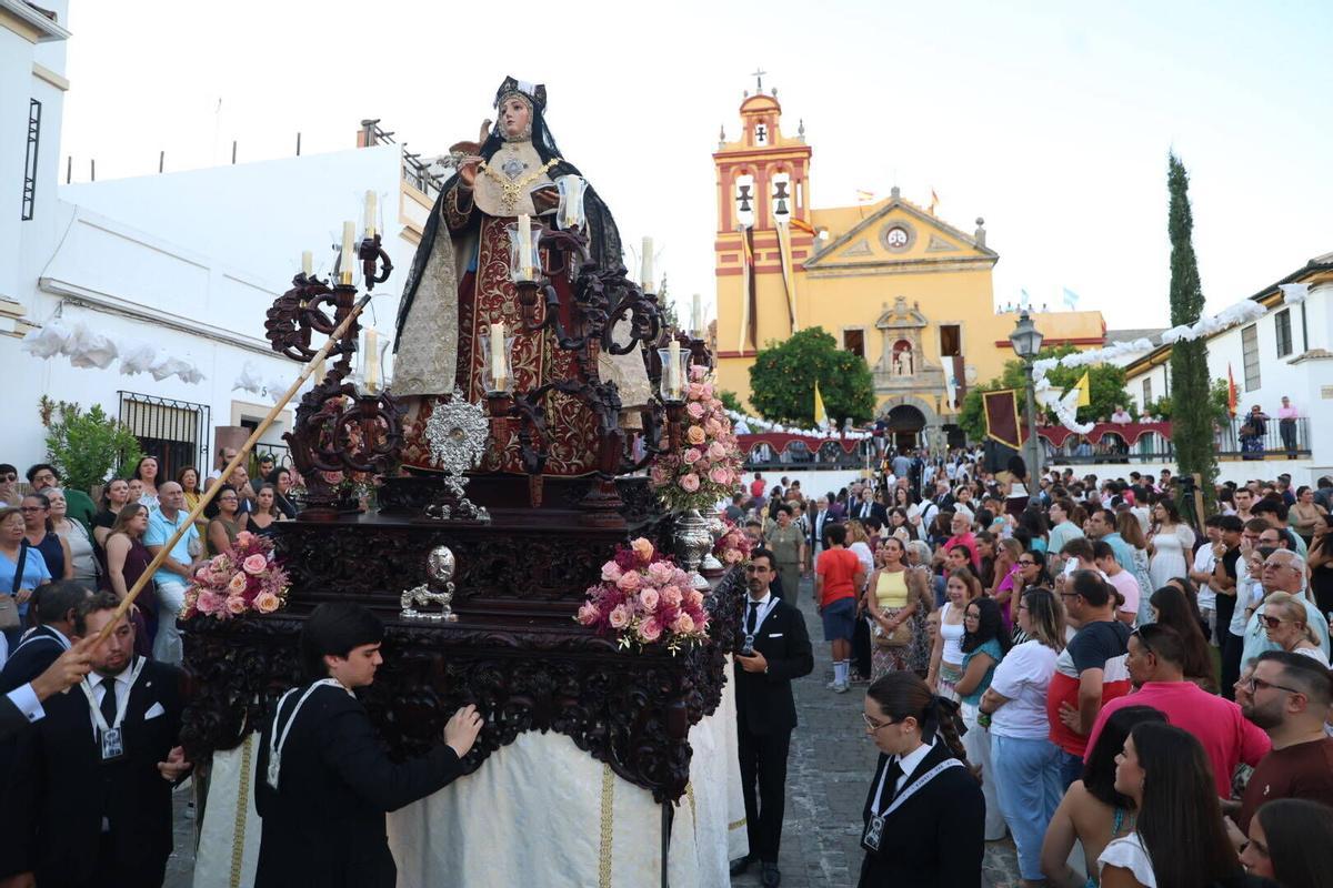 Las procesiones de la Virgen del Carmen por las calles de Córdoba, en imágenes