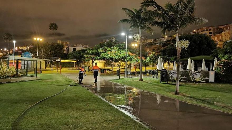 Un millón de litros de agua para limpiar las calles tras las fiestas de Carnaval.