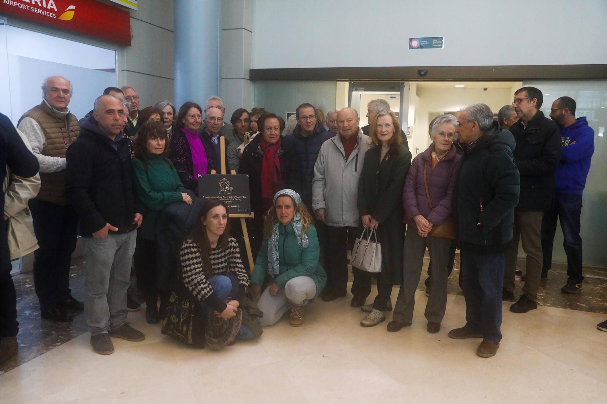 EN IMÁGENES: Así ha sido el homenaje a Angelín el de Iberia en el Aeropuerto de Asturias