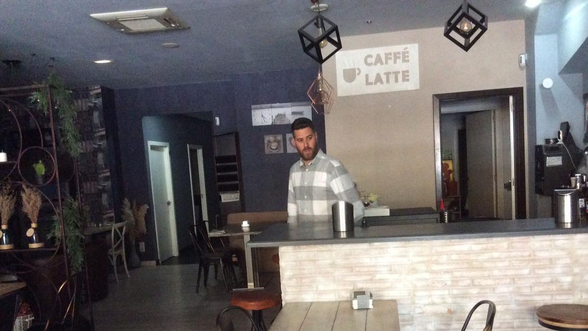 Café Latte, uno de los negocios afectados por el apagón en el centro de la ciudad.