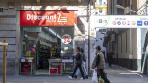 Un supermercado de conveniencia en el centro de Barcelona