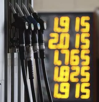 José María Camarero, economista: "No podemos descartar que el precio de los combustibles se acerque a los 2 euros por litro"