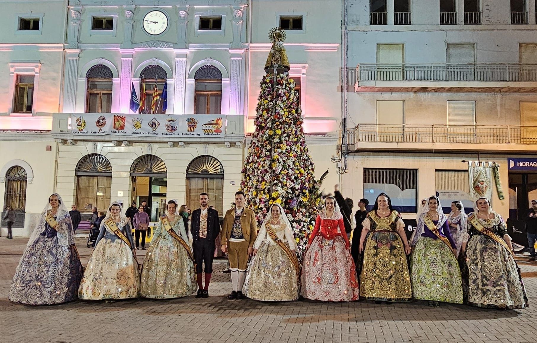 La ofrenda de las Fallas de Tavernes a la Mare de Déu dels Desemparats