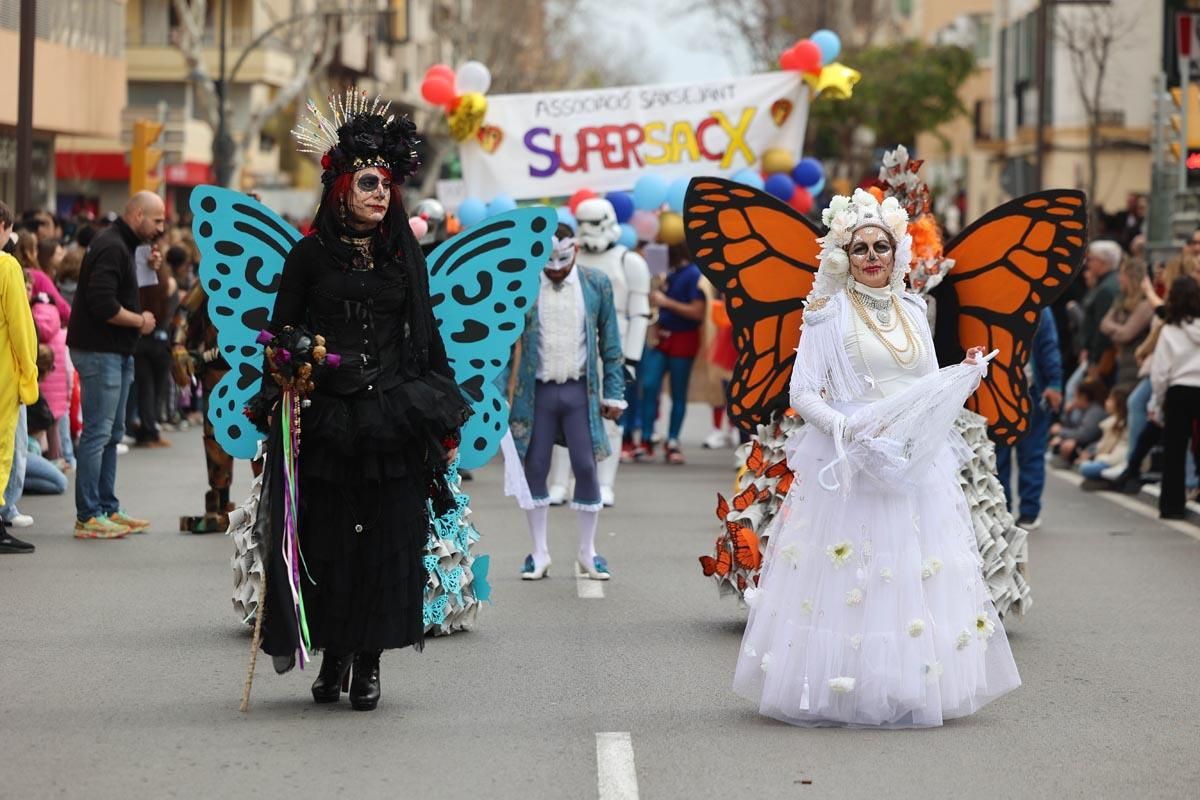 Búscate en las imágenes de la rúa de Carnaval de Ibiza