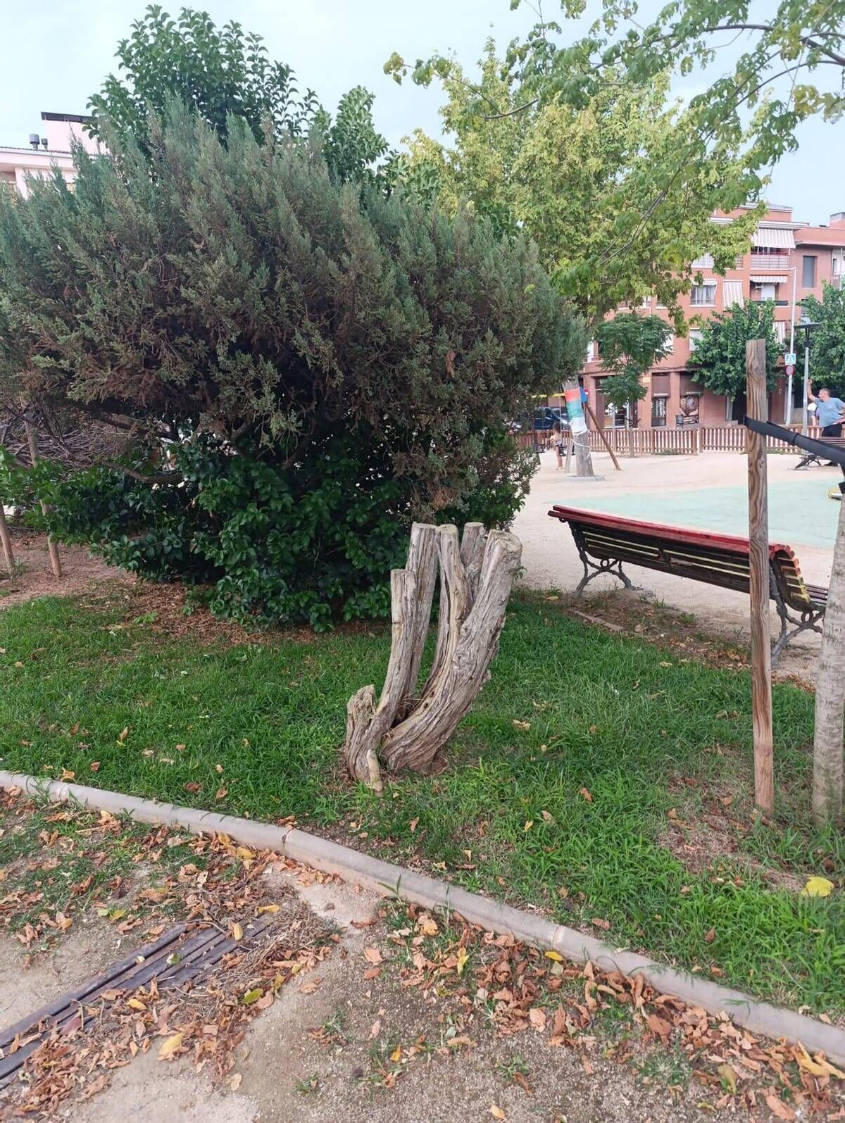 La plaça de la Pau, a Santpedor, amb pocs espais d'ombra
