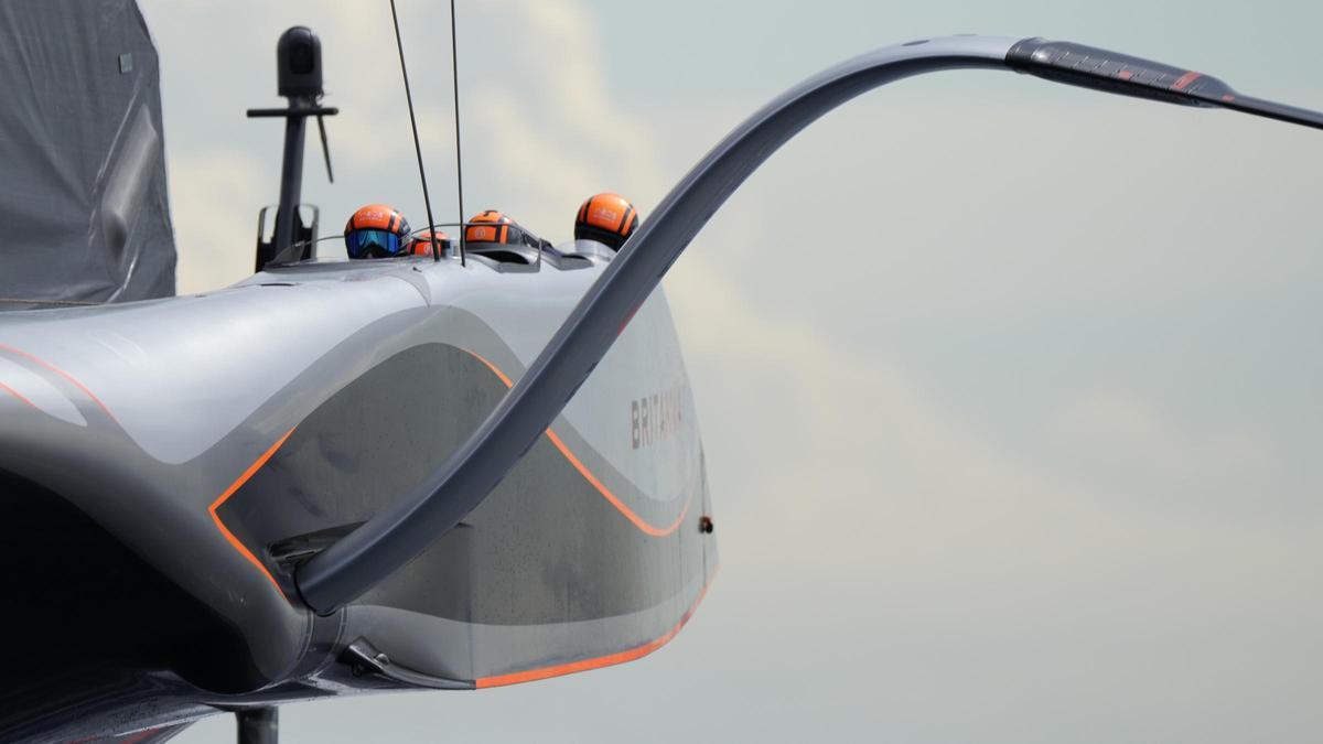 La tripulación del Ineos Britannia durante la regata del tercer día de la Louis Vuitton 37th America's Cup