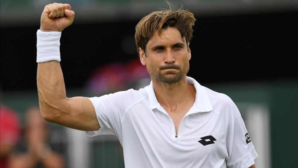 Ferrer celebra la victoria sobre Gasquet en Wimbledon.