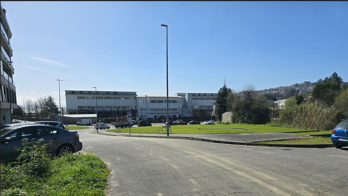 Terrenos de la urbanización A Xunqueira A-2 ejecutada, por detrás de los colegios.