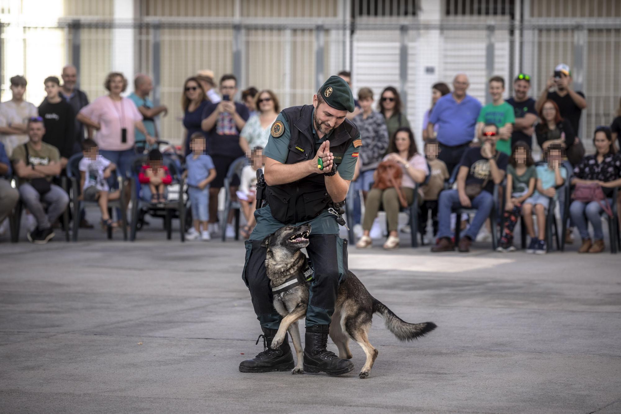 La Guardia Civil de Baleares ha celebrado una jornada de puertas abiertas para conmemorar la patrona