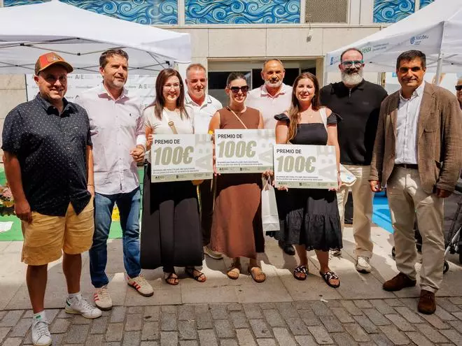 Máis de 1.100 rifas en dúas horas no peche da campaña Fóra Stocks Boiro