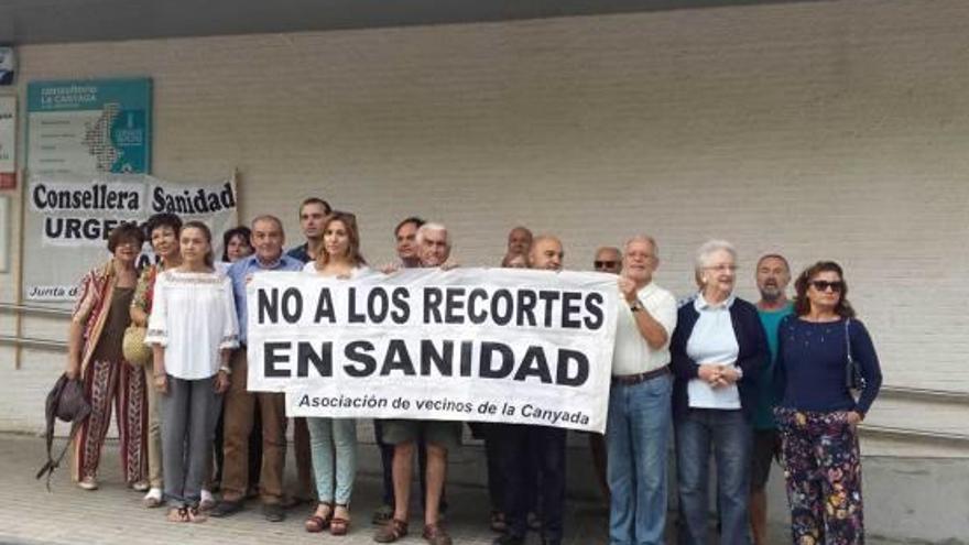 La Canyada protesta por los recortes