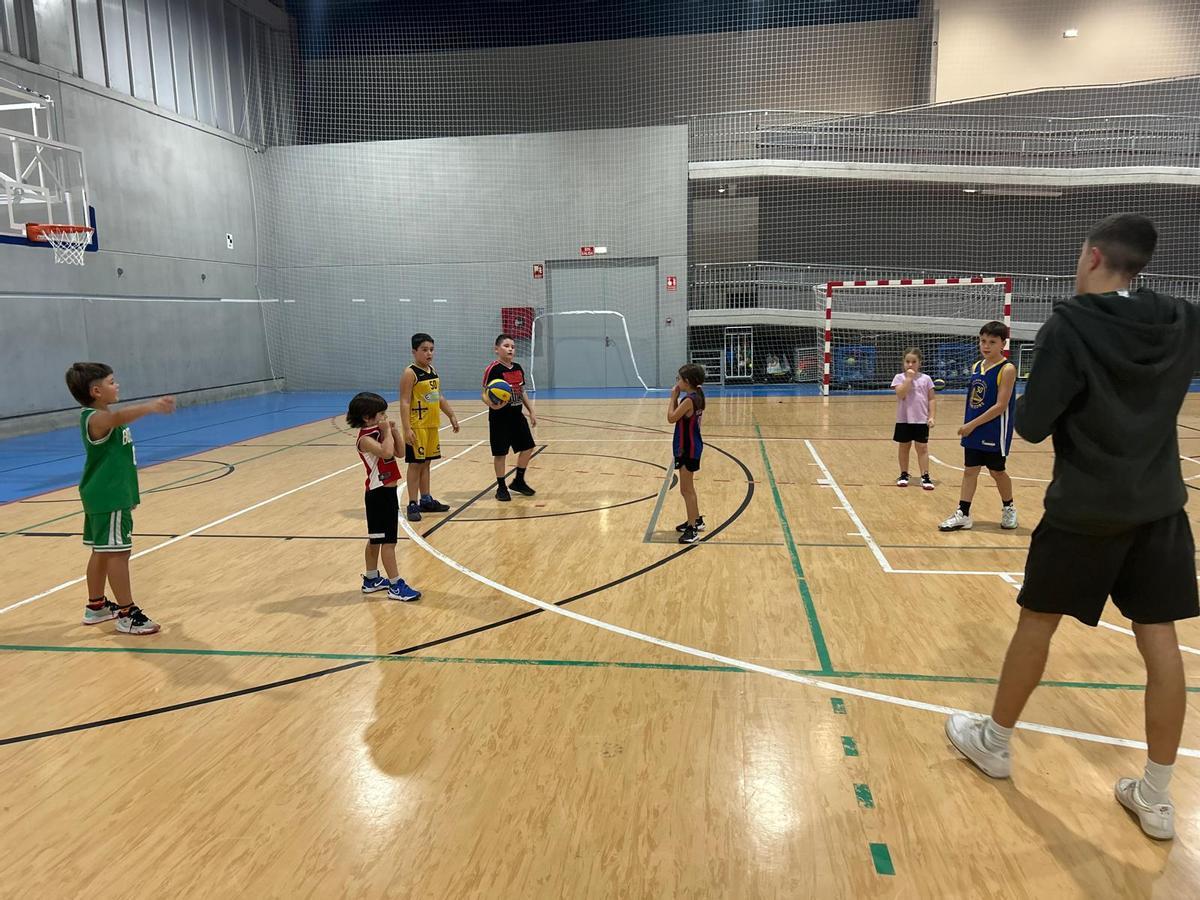 Entrenamiento del Club Baloncesto Siero