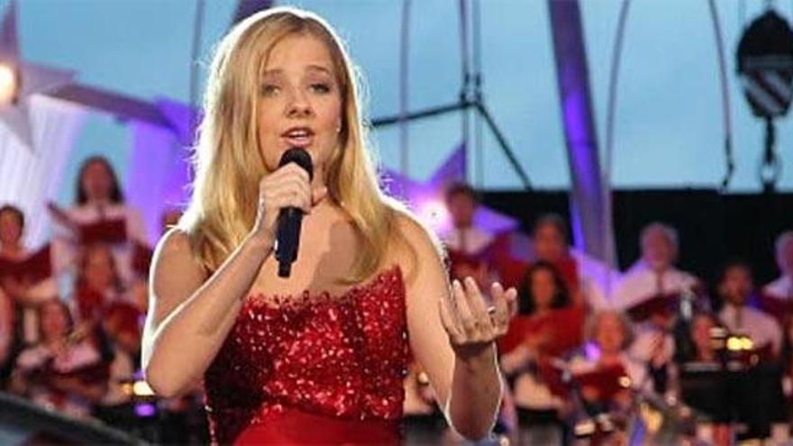 Jackie Evancho entonará el himno de EEUU.