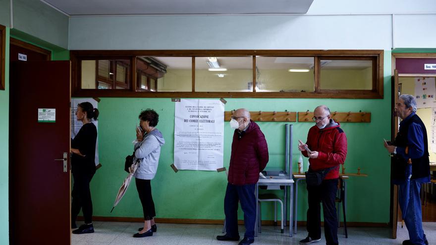 Abren los colegios en Italia.