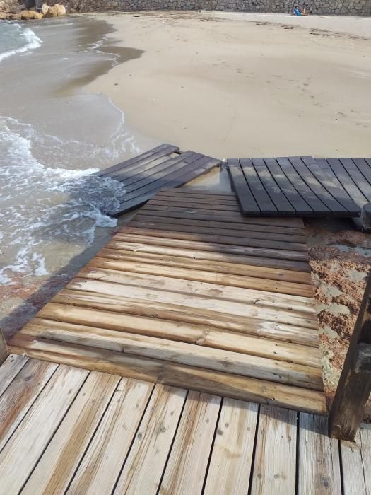 Barcos varados y algunas incidencias más por el temporal en Sant Antoni