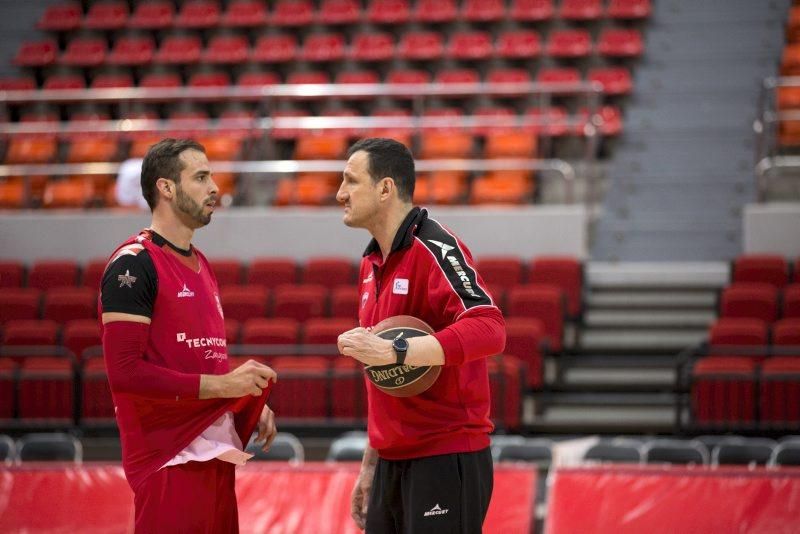 Entrenamiento a puerta abierta del Tecnyconta Zaragoza