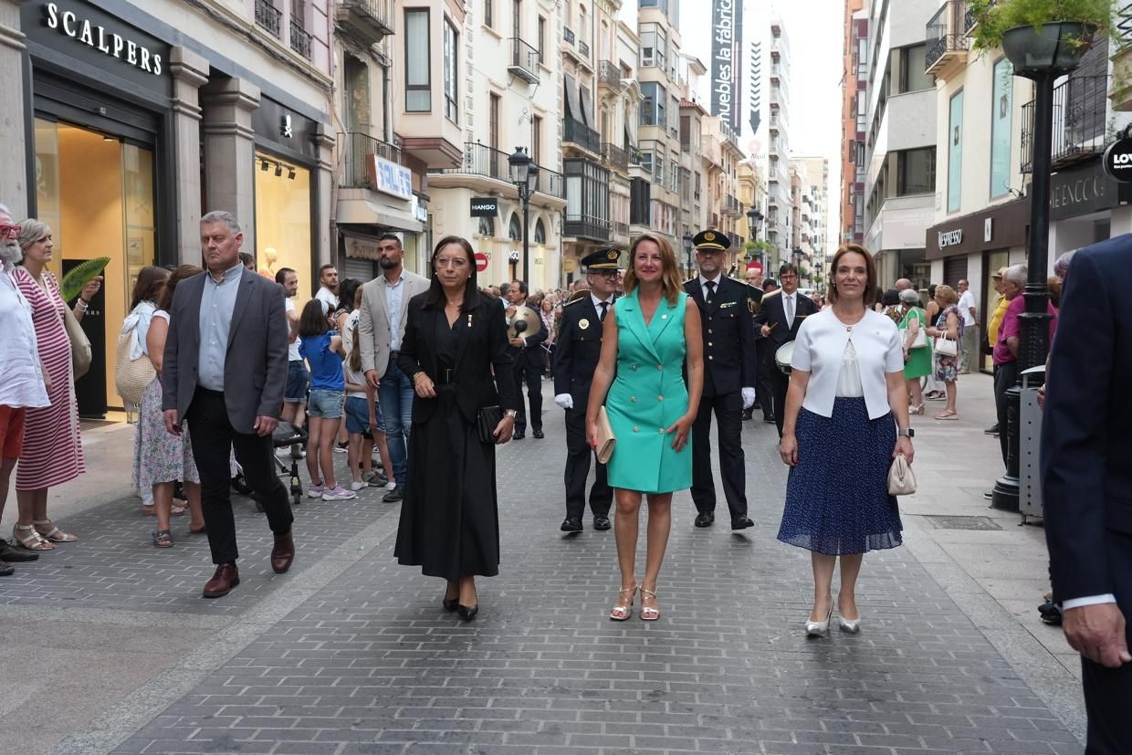 Castelló recibe con honores al Santísimo en la procesión del Corpus Christi