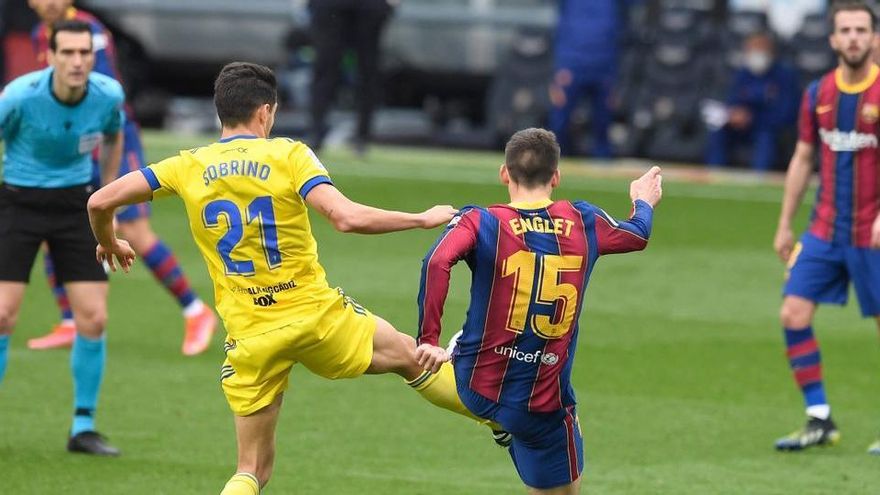 Darrere el penal de Lenglet