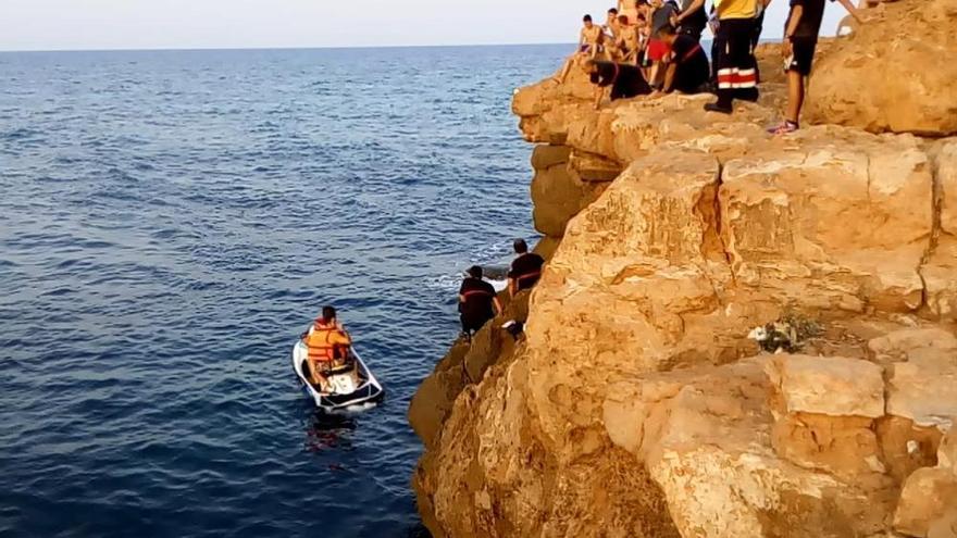 Rescate de un joven herido en un acantilado de Torrevieja