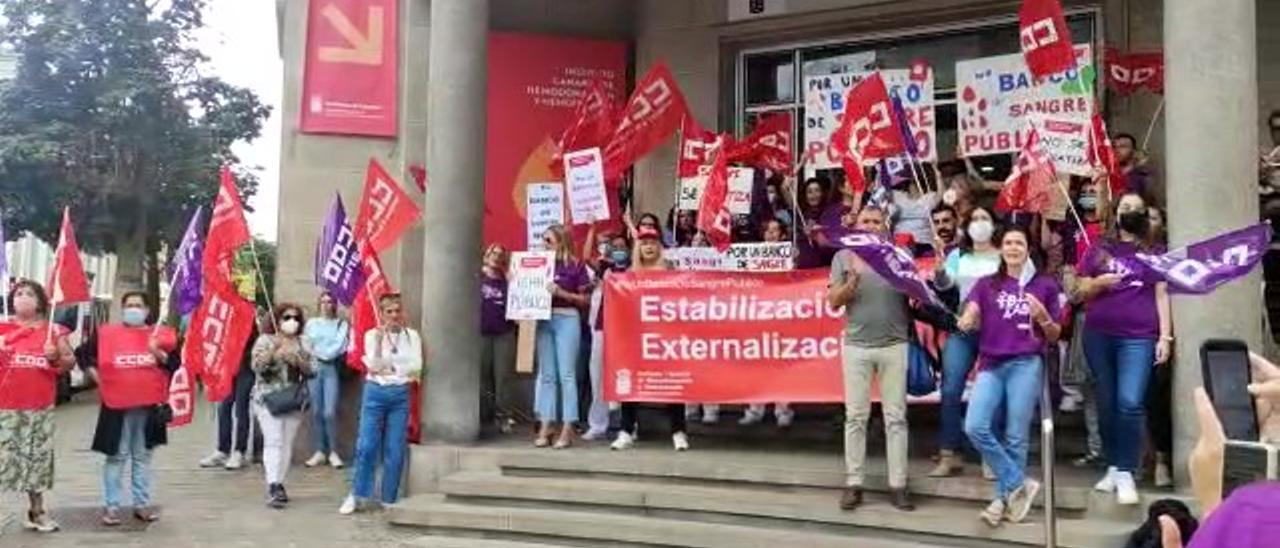 Movilización de los trabajadores del ICHH en contra de la privatización del servicio