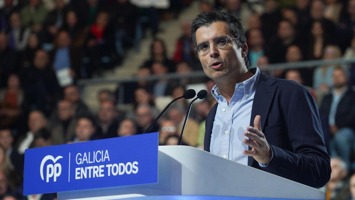 Borja Verea, candidado á Alcaldía de Santiago polo PP, foi encargado hoxe de abrir o acto de presentación dos 313 candidatos ás eleccións municipais en Galicia.